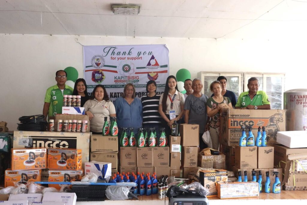 PAGHAHATID AT IMBENTARYO NG MGA KAGAMITAN PARA SA LIVELIHOOD PROGRAM NG CLVJTC