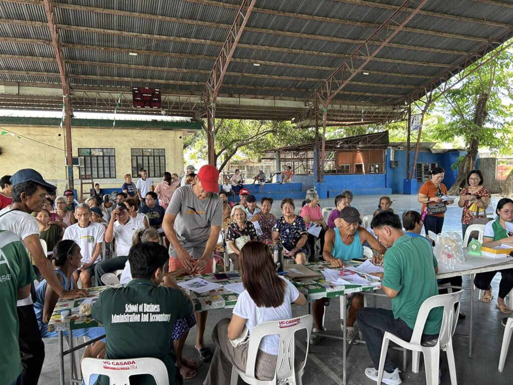 PAMIMIGAY NG SOCIAL PENSION SA MGA INDIGENT SENIOR CITIZENS NG CONCEPCION PARA SA IKALAWANG QUARTER NG TAON